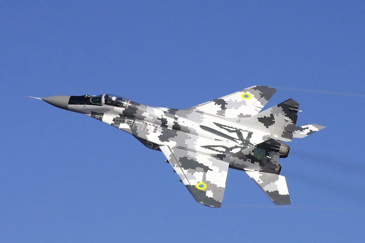 MIG-29 Fulcrum - Plane Kit Card (Collectible)